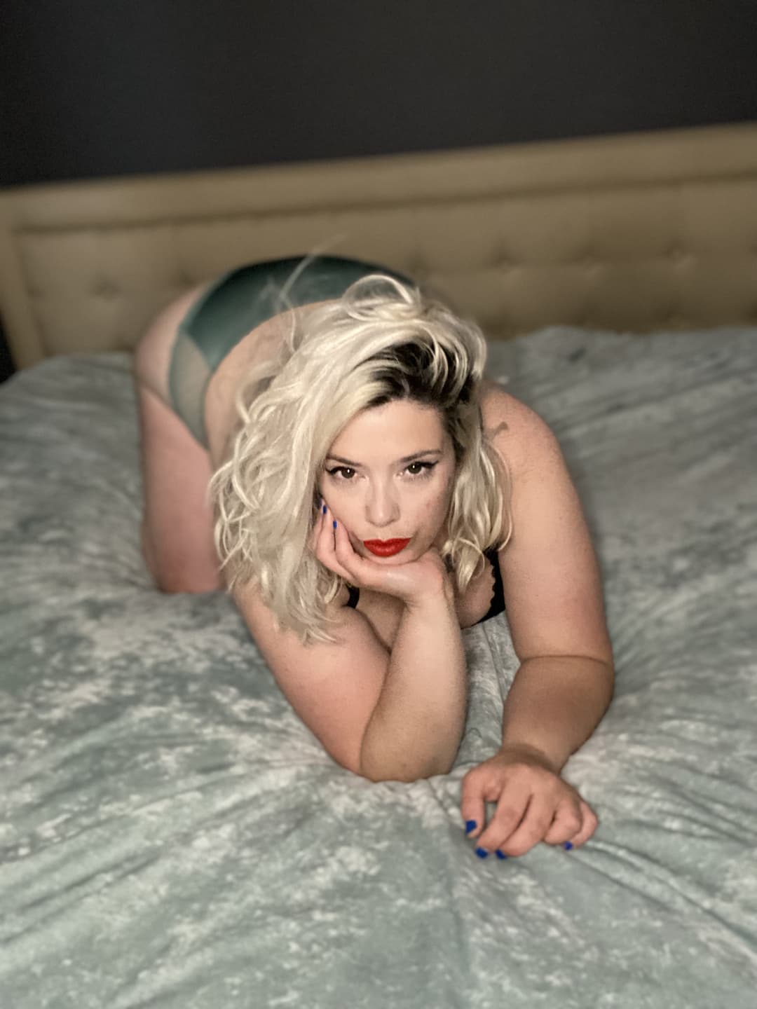 Gwen True