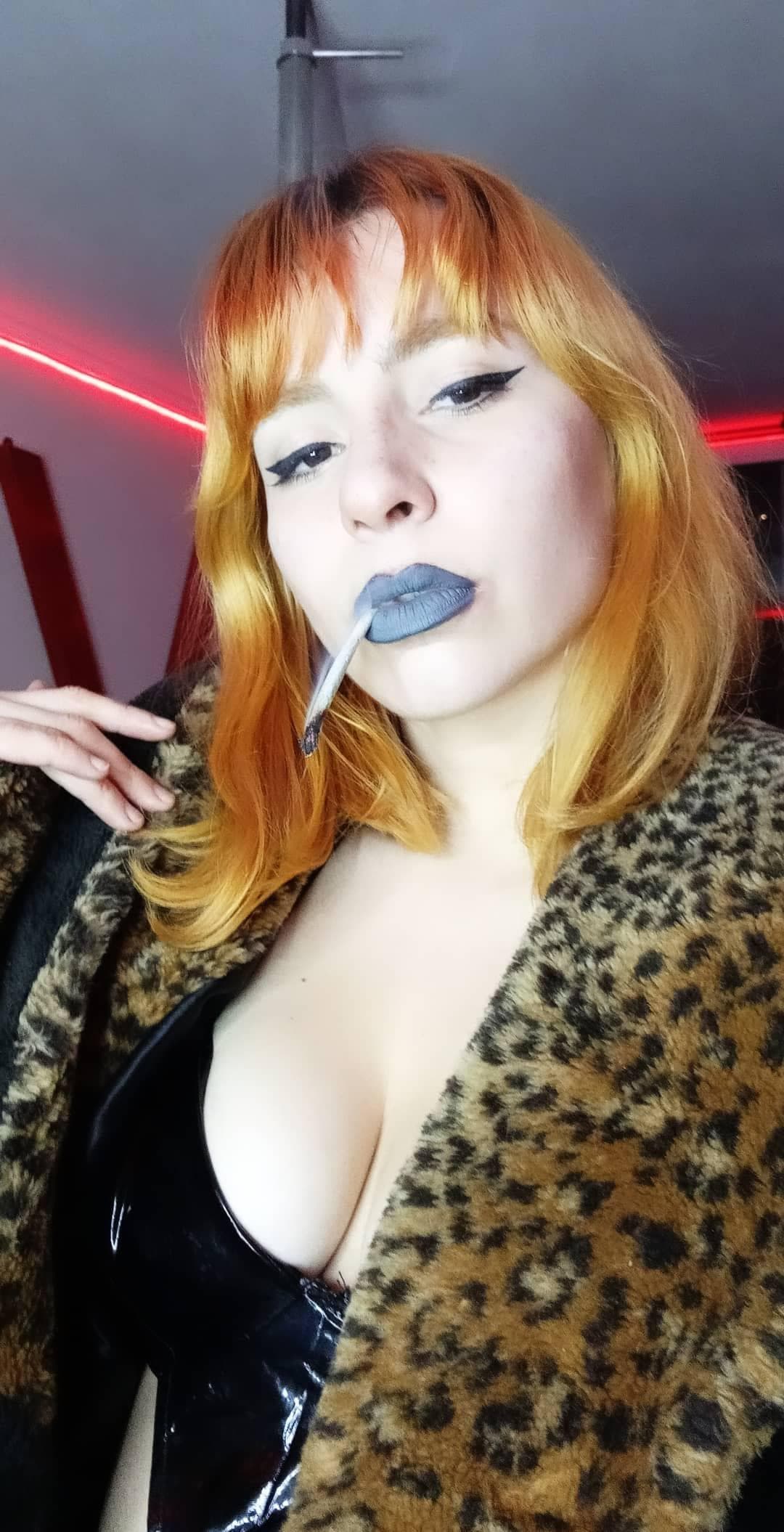 V  E  S  A  N  I  A   -   DOM & FETISH