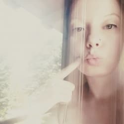 Miss LauraAnna ๐ฎ๐น